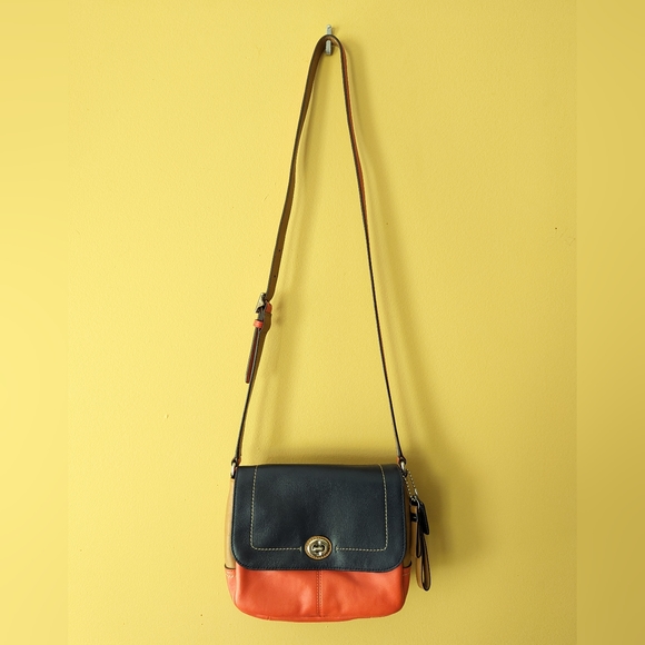 Coach Handbags - NEW Vintage Coach Crossbody Bag